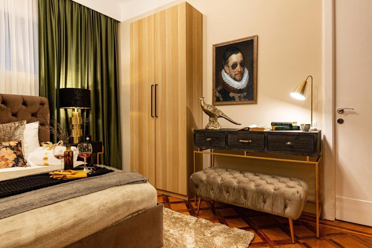 Qult - The Renaissance Affair Apartment บูคาเรสต์ ภายนอก รูปภาพ